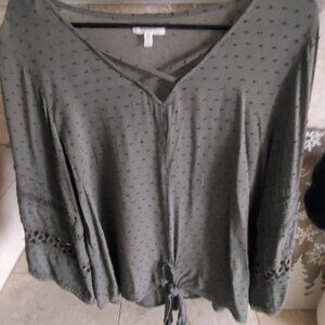 LAST CHANCE Tie front maurices blouse